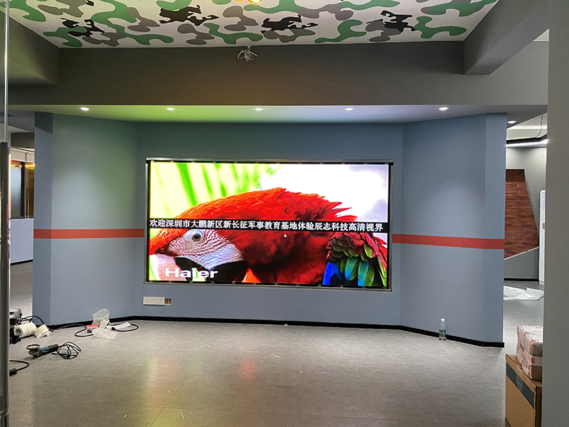 深圳市大鵬新區(qū)軍事教育基地室內(nèi)P2.0全彩屏完工